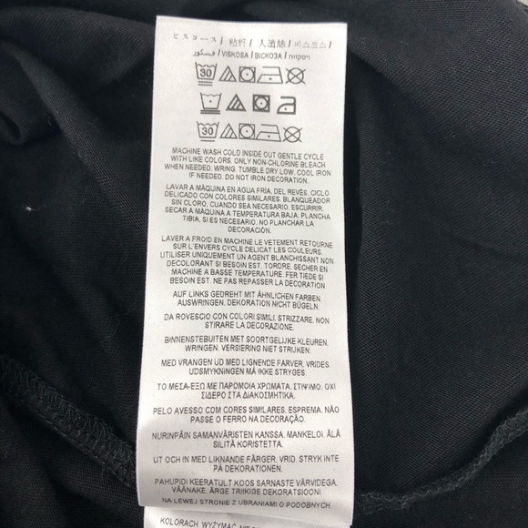 Guess Logo Black V-Neck Short Sleeve Tee, NWT - Picture 8 of 8